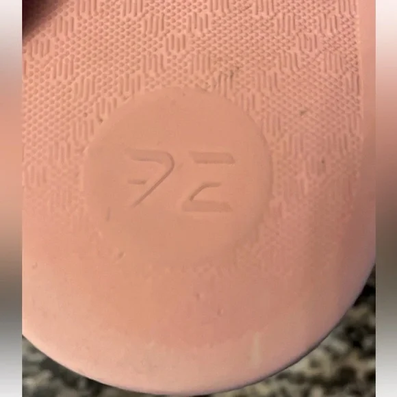 Authentic Womens Light Pink Rubber Gucci GG Slides - good used condition sz 38/8 - Picture 6 of 11